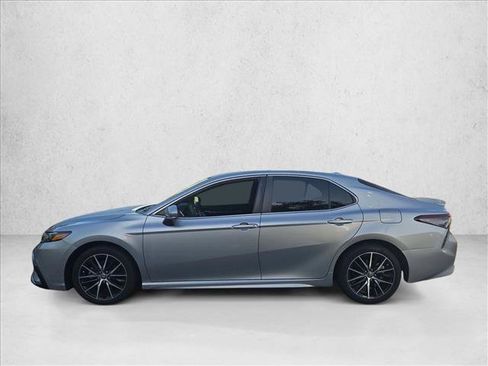 Used 2023 Toyota Camry SE FWD image 8