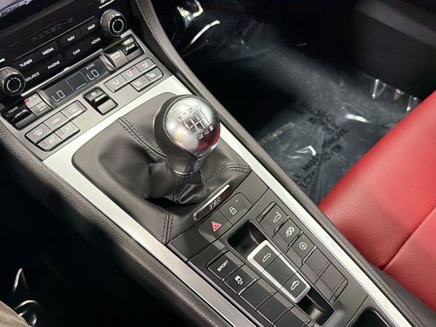 Certified 2024 Porsche 718 Boxster RWD image 24
