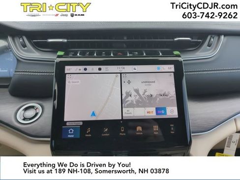 New 2025 Jeep Grand Cherokee Limited w/ Luxury Tech Group II image 26