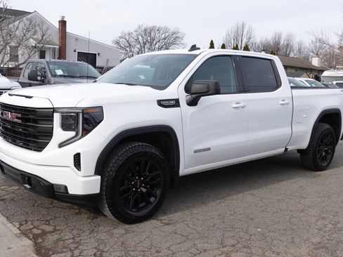Used 2023 GMC Sierra 1500 Elevation image 1