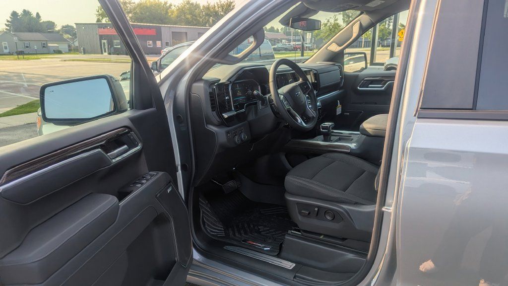 New 2026 Chevrolet Silverado 1500 RST w/ Safety Package AWD/4WD image 19