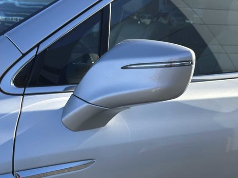 Used 2018 Buick Enclave Essence image 38