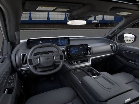 New 2026 Ford Expedition Platinum image 9