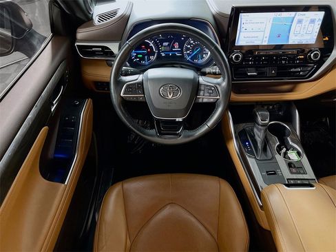 Certified 2020 Toyota Highlander Platinum image 20