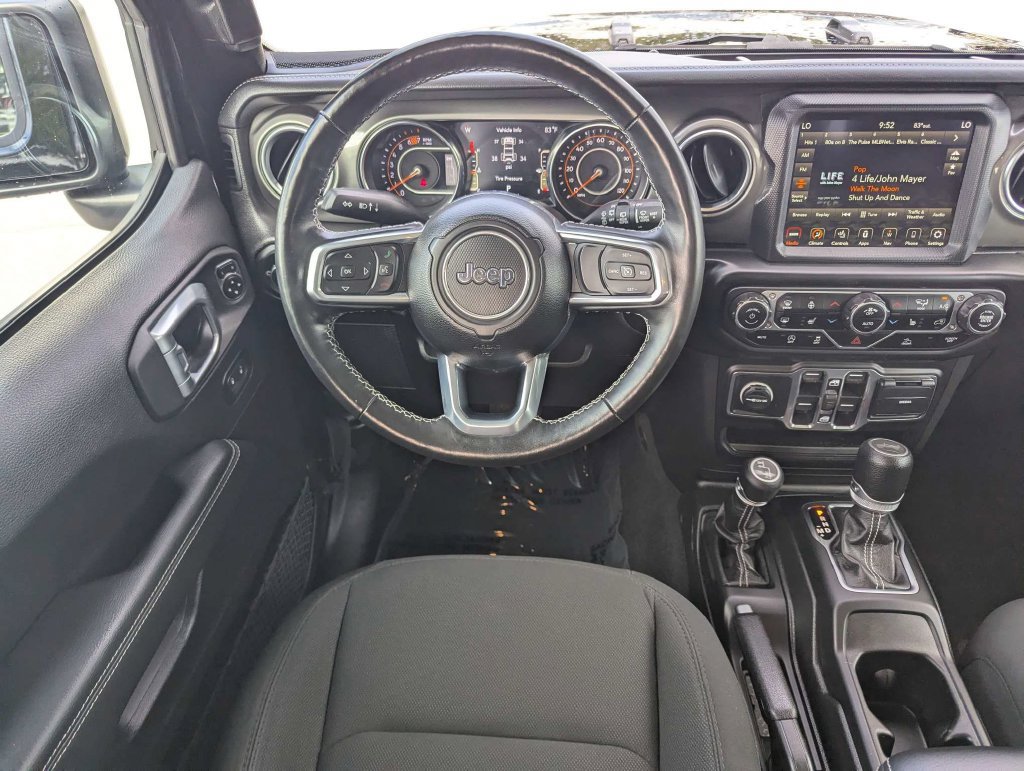 Used 2023 Jeep Wrangler Unlimited Sahara w/ Cold Weather Group AWD/4WD image 15