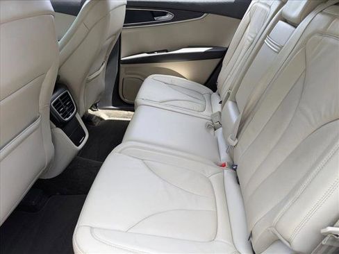 Used 2016 Lincoln MKX Select w/ Select Plus Package FWD image 18