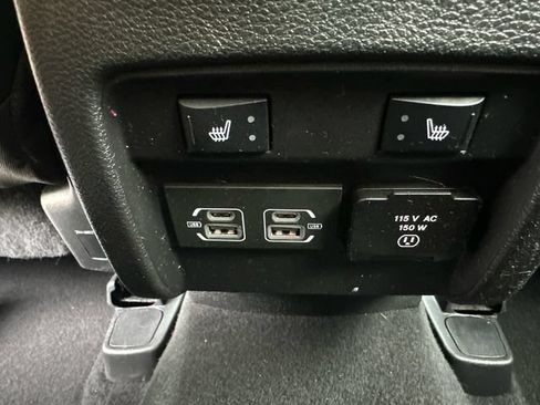 Used 2021 Jeep Cherokee Limited w/ Elite Package AWD/4WD image 19