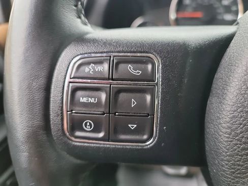 Used 2017 Jeep Wrangler Unlimited Rubicon w/ Connectivity Group AWD/4WD image 19