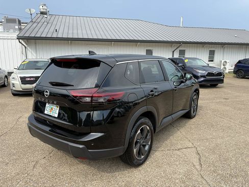Used 2025 Nissan Rogue SV FWD image 4