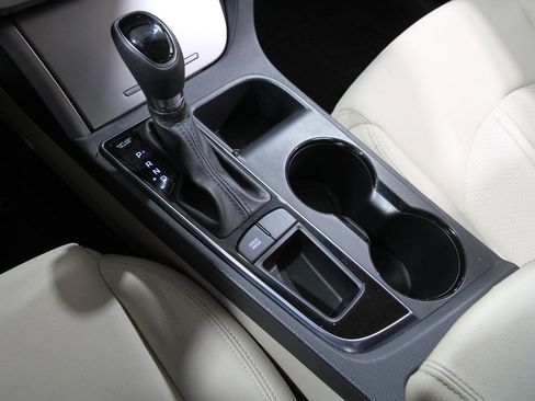 Used 2015 Hyundai Sonata SE image 12