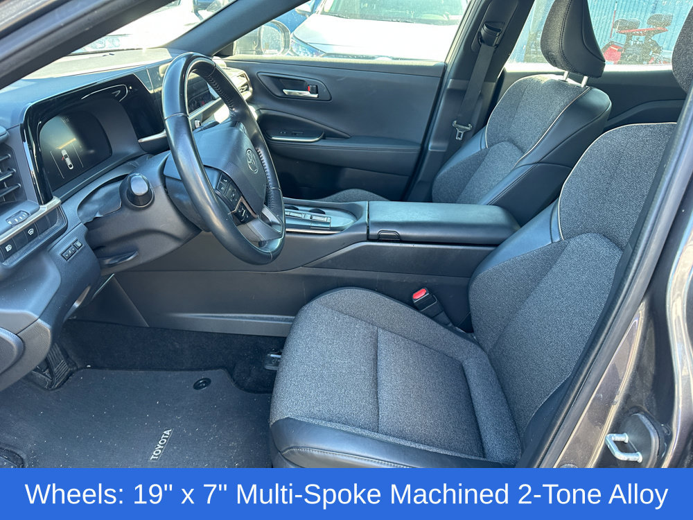 Used 2023 Toyota Crown AWD/4WD image 8