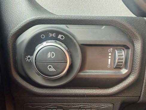 Certified 2025 Jeep Gladiator Sport AWD/4WD image 24