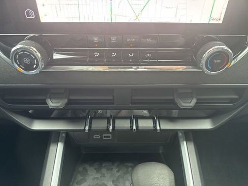 Used 2024 Chevrolet Colorado Trail Boss w/ Technology Package image 19