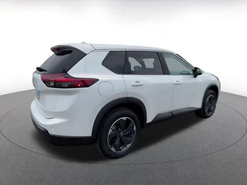 Used 2025 Nissan Rogue SV image 15
