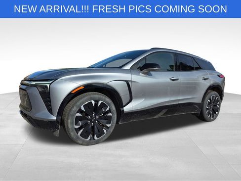 Certified 2025 Chevrolet Blazer EV RS AWD/4WD image 2