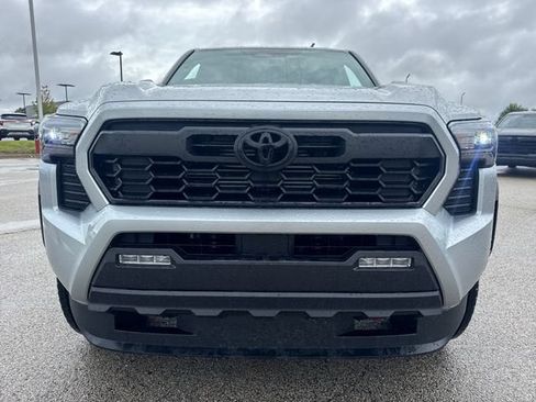 Used 2026 Toyota Tacoma TRD Off-Road AWD/4WD image 9