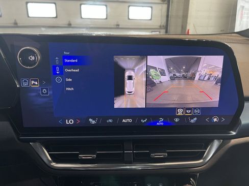 Used 2026 Chevrolet Equinox EV LT FWD image 18