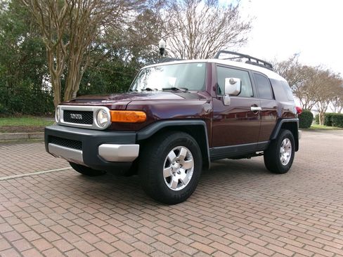 Used 2007 Toyota FJ Cruiser 2WD image 1