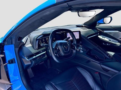 Used 2023 Chevrolet Corvette Stingray Premium Conv w/ Z51 Performance Package RWD image 5