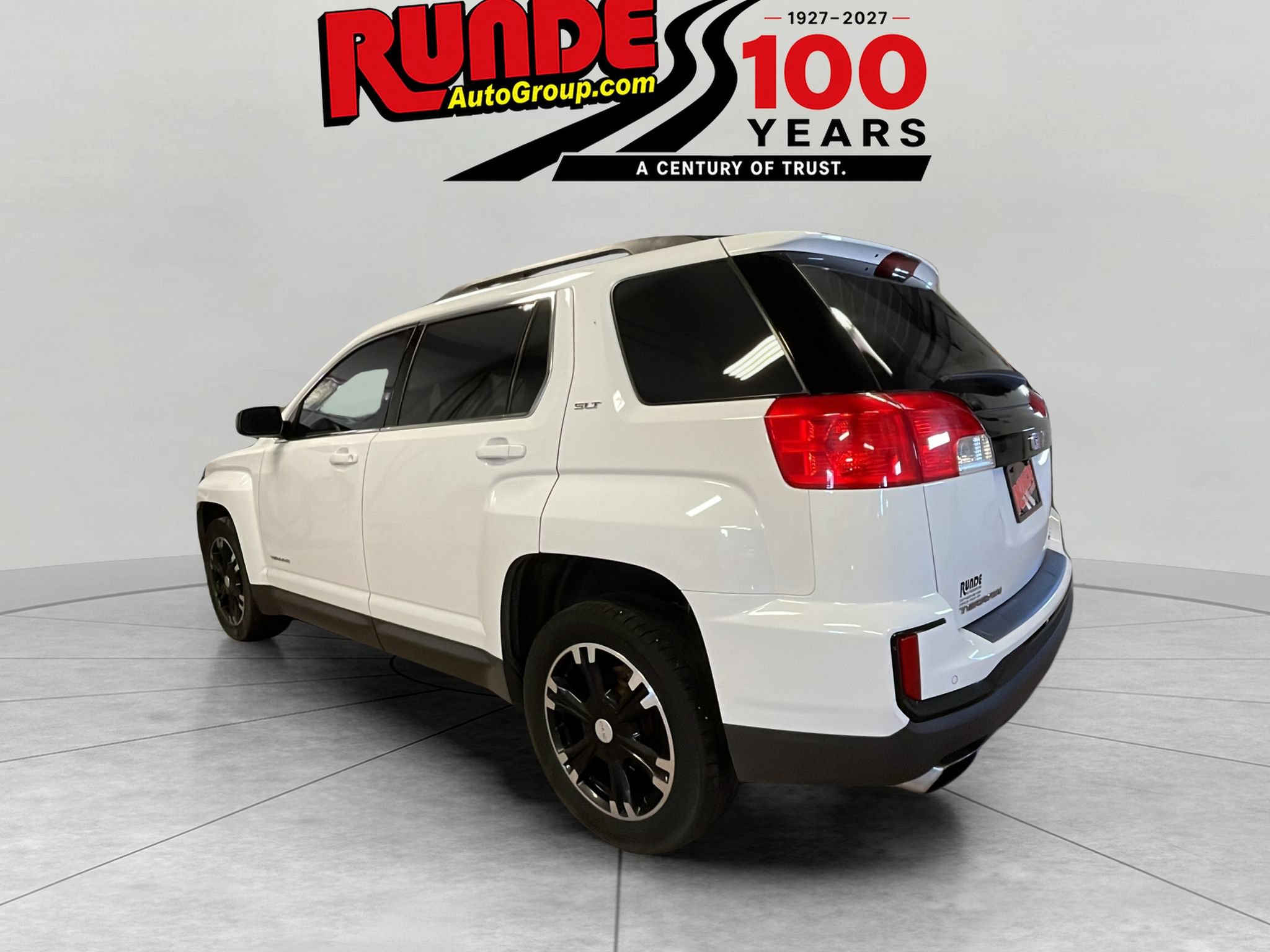 Used 2017 GMC Terrain SLT w/ Open Road Package AWD/4WD image 4