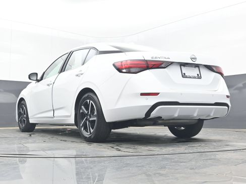 Used 2025 Nissan Sentra SV FWD image 26