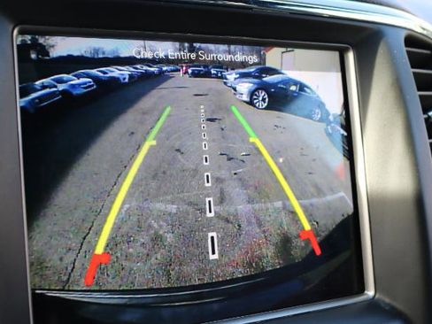 Used 2018 Jeep Grand Cherokee Altitude image 16