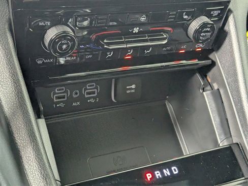 New 2025 Jeep Grand Cherokee Altitude image 23