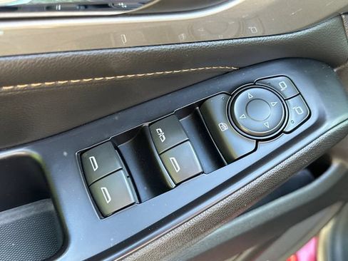 Used 2019 Chevrolet Traverse RS AWD/4WD image 28