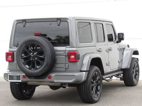 Used 2022 Jeep Wrangler Unlimited Sahara AWD/4WD image 7