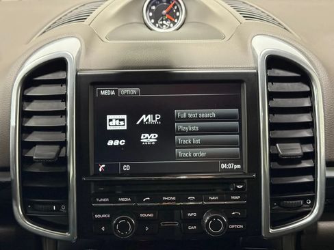 Used 2016 Porsche Cayenne AWD/4WD image 33