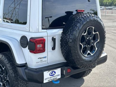 Used 2023 Jeep Wrangler Unlimited Rubicon 4xe w/ Steel Bumper Group AWD/4WD image 12