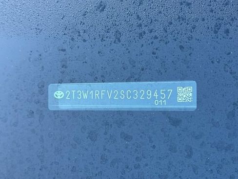 Used 2025 Toyota RAV4 XLE FWD image 3
