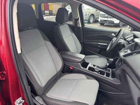 Used 2017 Ford Escape SE w/ Equipment Group 201A image 33