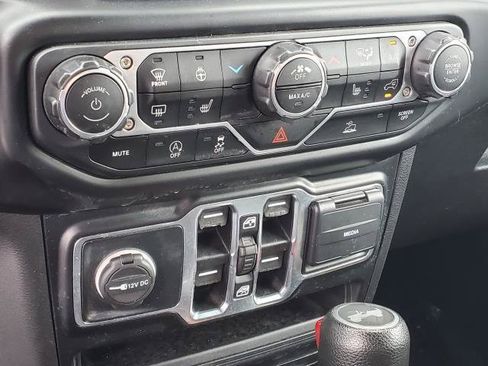 Used 2022 Jeep Wrangler Unlimited Sport AWD/4WD image 15