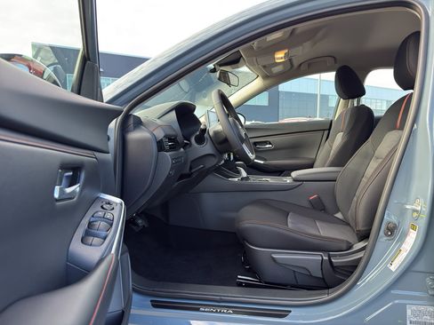 New 2025 Nissan Sentra SR image 11