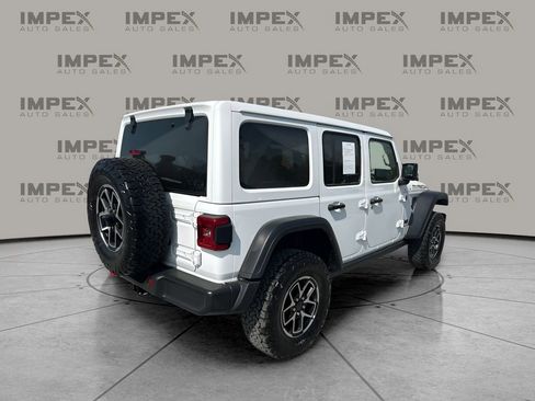 Used 2025 Jeep Wrangler Unlimited Rubicon w/ Convenience Group image 5