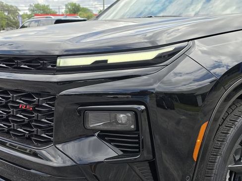 New 2026 Chevrolet Traverse RS w/ LPO, Floor Liner Package FWD image 10