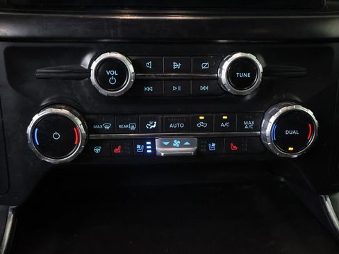 Used 2022 Ford F150 Lariat w/ Equipment Group 502A High AWD/4WD image 25