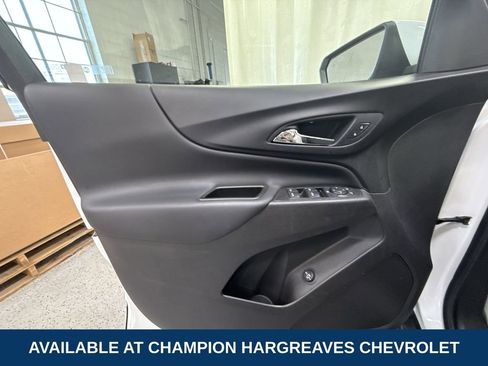 Used 2024 Chevrolet Equinox LT image 30