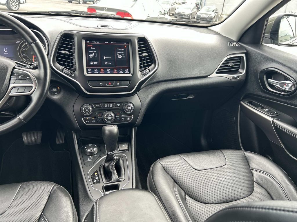 Used 2021 Jeep Cherokee Latitude Lux w/ Comfort/Convenience Group AWD/4WD image 23