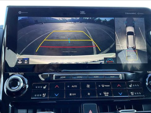 Used 2022 Toyota Highlander Limited image 24