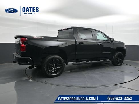 Used 2025 Chevrolet Silverado 1500 Custom Trail Boss w/ Turbomax Blackout Package AWD/4WD image 2