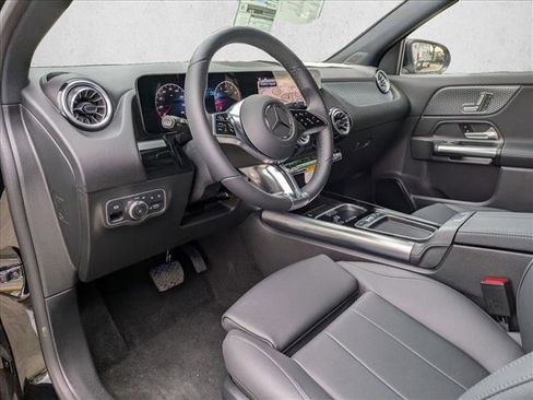 Certified 2025 Mercedes-Benz GLA 250 image 3