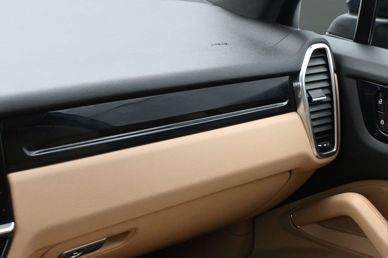 Used 2021 Porsche Cayenne AWD/4WD image 14