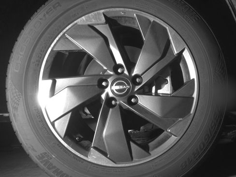 Used 2025 Nissan Rogue SV FWD image 13