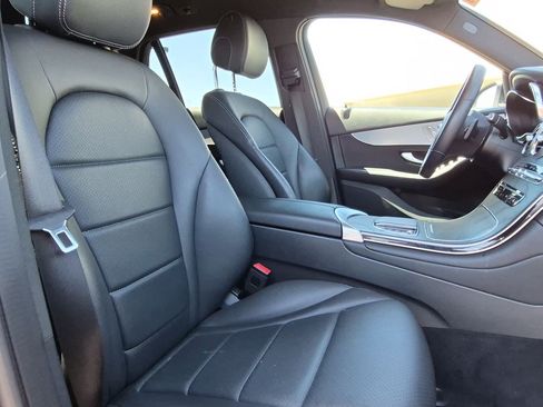 Used 2022 Mercedes-Benz GLC 300 image 24