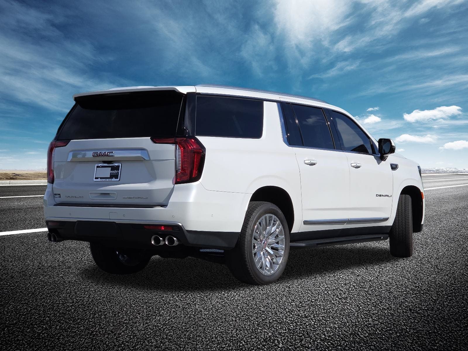 Used 2023 GMC Yukon XL Denali w/ Advanced Technology Package AWD/4WD image 24