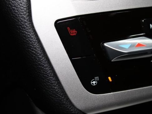 Used 2021 Ford Explorer XLT w/ Equipment Group 202A image 18