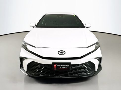 Used 2025 Toyota Camry SE w/ Convenience Package FWD image 2