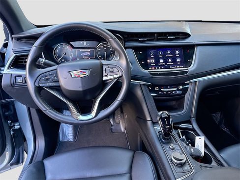 Used 2023 Cadillac XT6 Luxury image 23